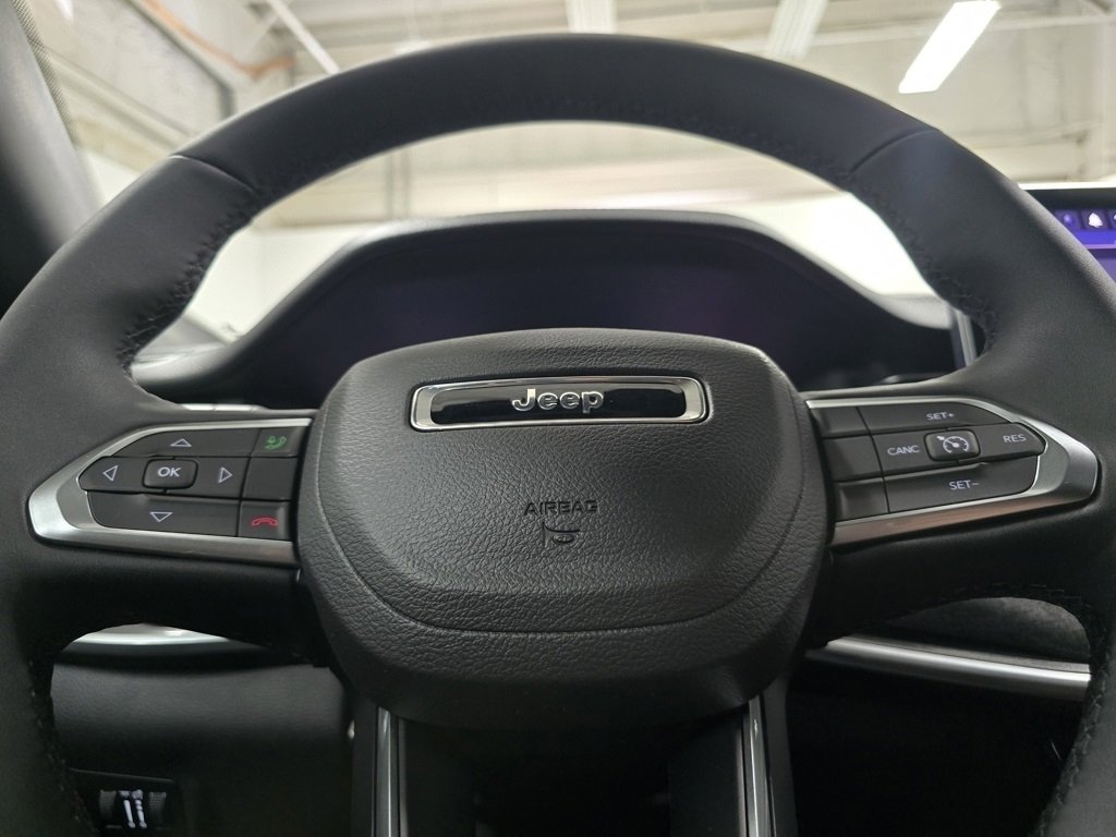 Used 2024 Jeep Compass Latitude image 26