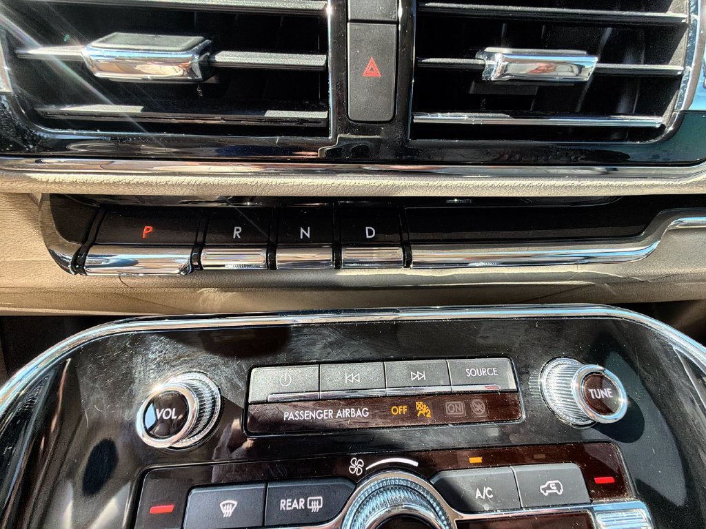 Used 2019 Lincoln Navigator Reserve AWD/4WD image 25