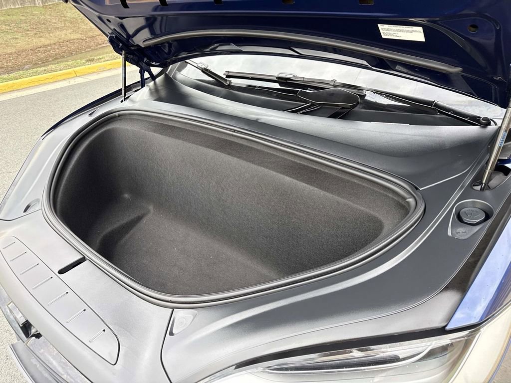 Used 2022 Tesla Model X image 26