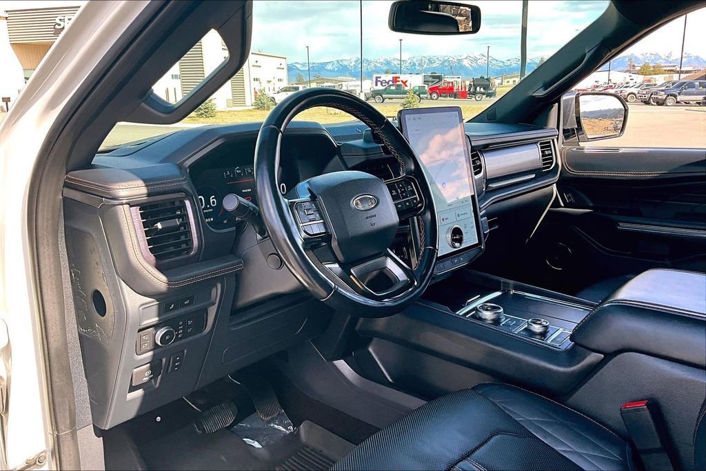 Used 2022 Ford Expedition Platinum image 14