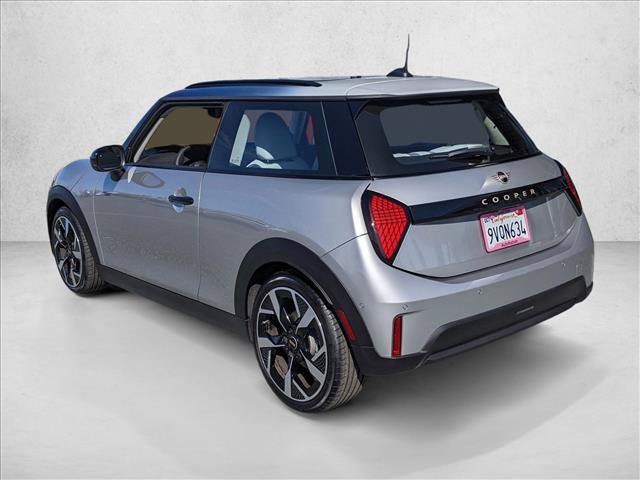 Certified 2025 MINI Cooper 2-Door Hardtop FWD image 8