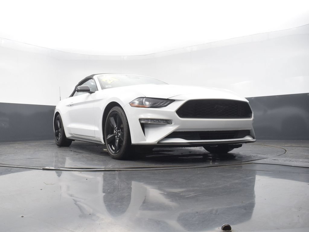 Used 2021 Ford Mustang Convertible w/ Equipment Group 101A RWD image 38
