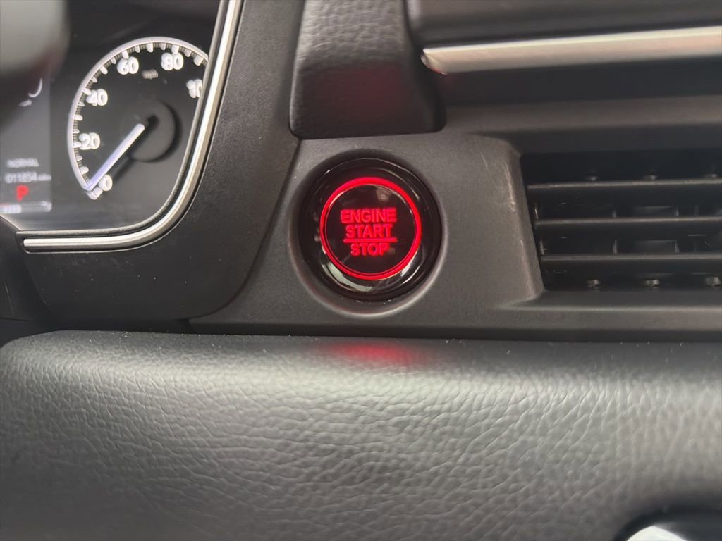 Used 2025 Honda Pilot Touring image 18