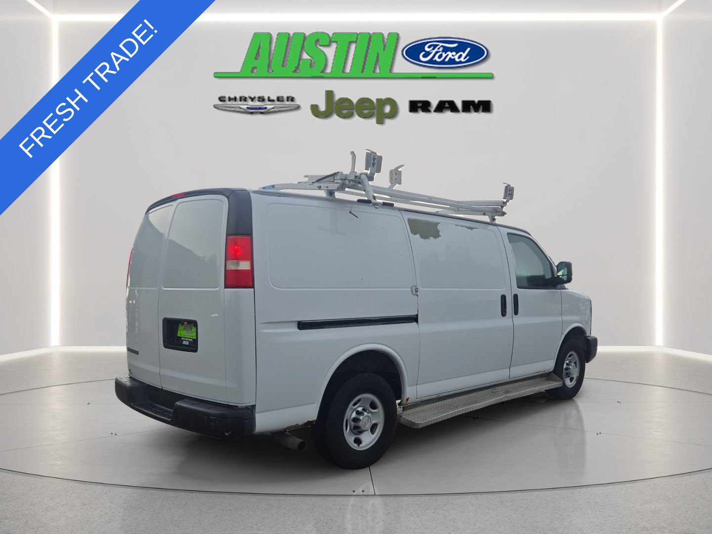 Used 2012 Chevrolet Express 2500 RWD image 5