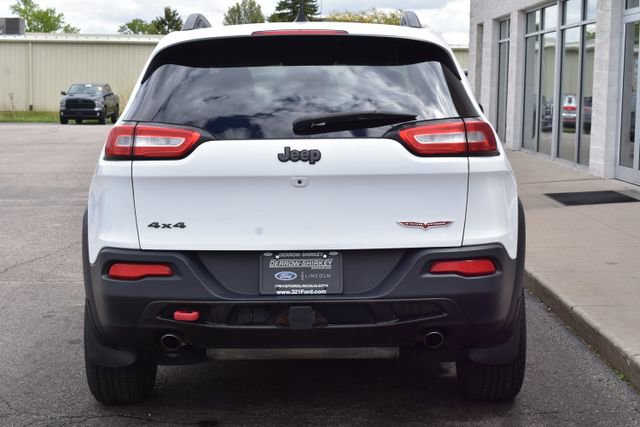 Used 2018 Jeep Cherokee Trailhawk w/ Cold Weather Group AWD/4WD image 8