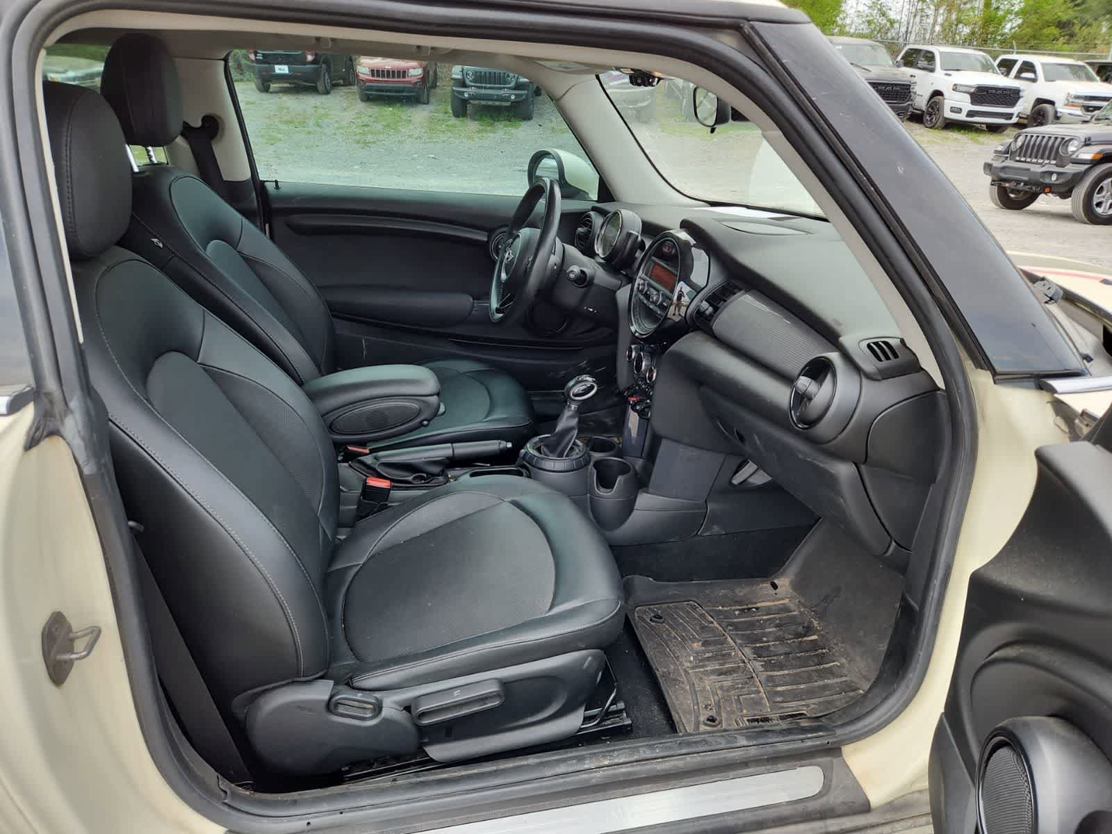 Used 2015 MINI Cooper 2-Door Hardtop image 21