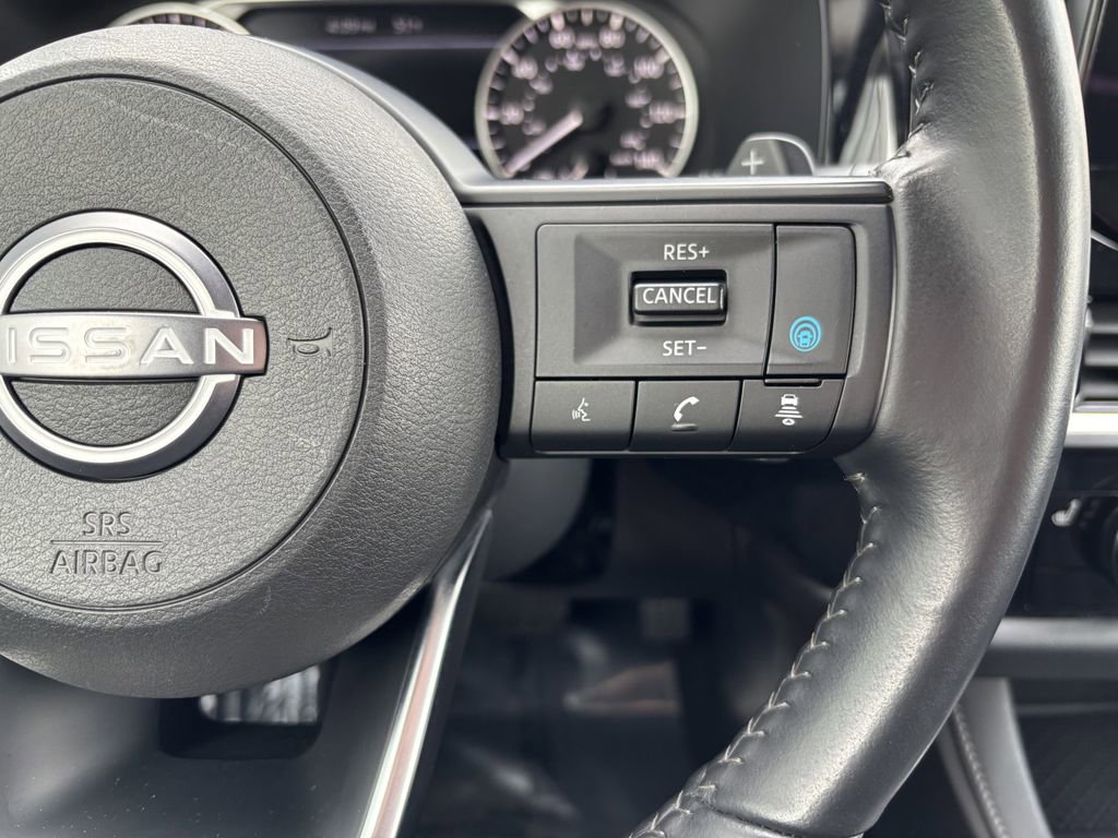 Used 2025 Nissan Pathfinder SV AWD/4WD image 17