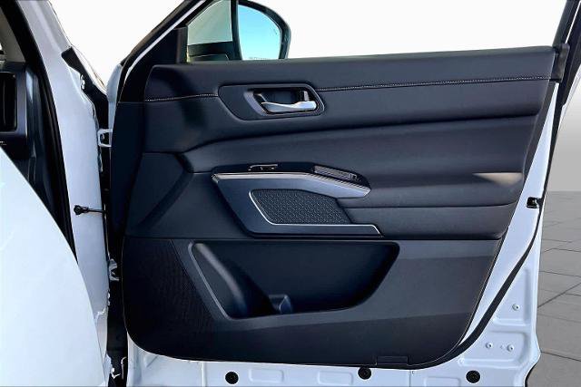 Certified 2025 Nissan Pathfinder SL FWD image 22