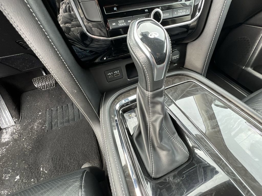 Used 2021 INFINITI QX80 Luxe image 16