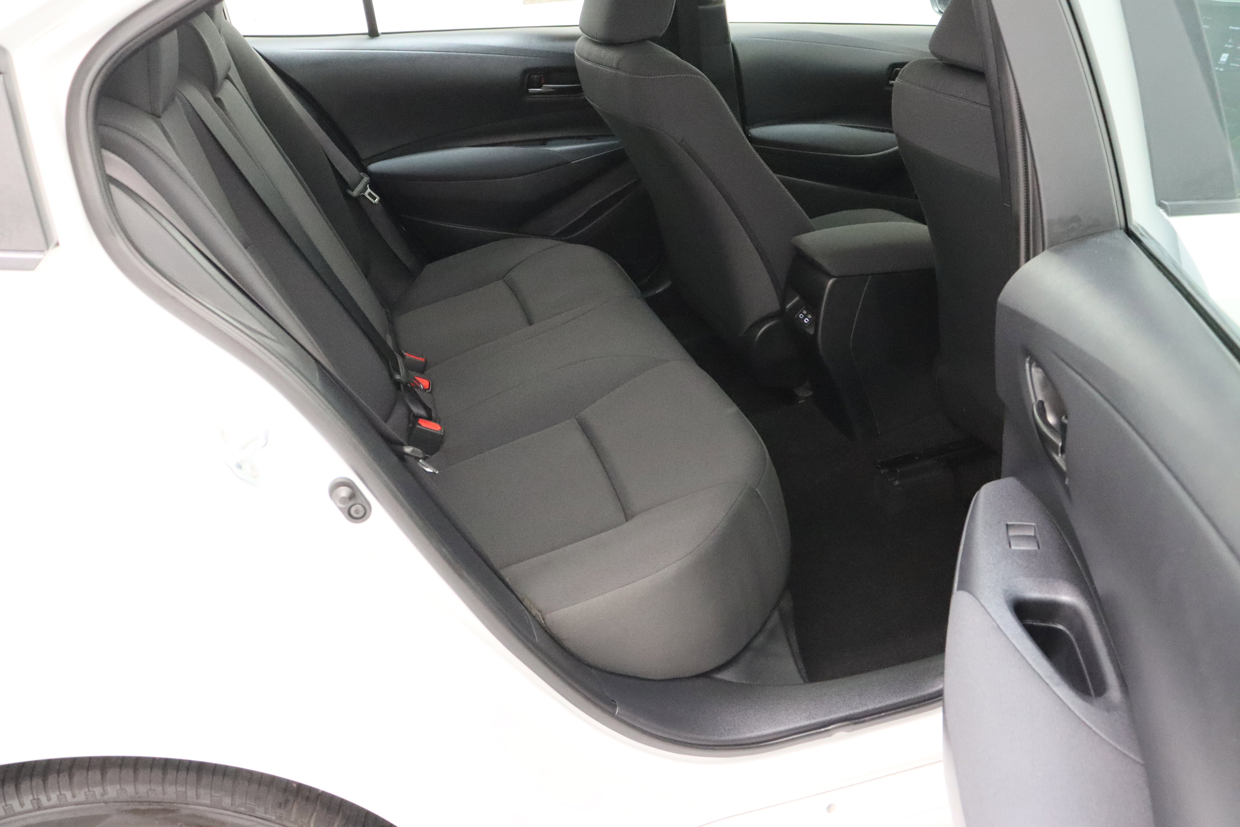 Certified 2024 Toyota Corolla LE FWD image 30