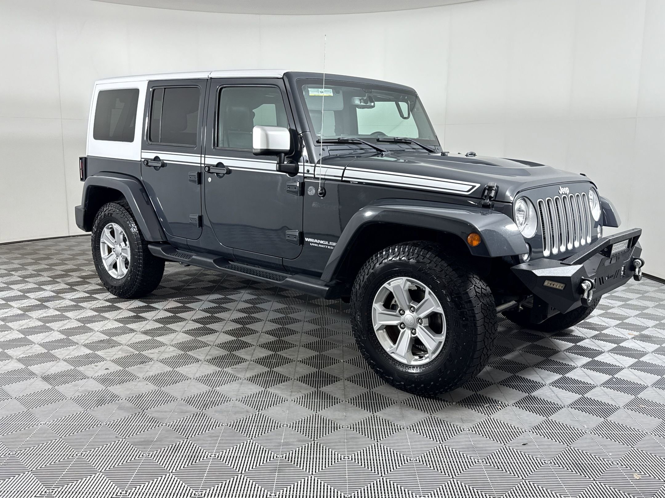 Used 2017 Jeep Wrangler Unlimited Sahara w/ Quick Order Package 24E Chief AWD/4WD image 7