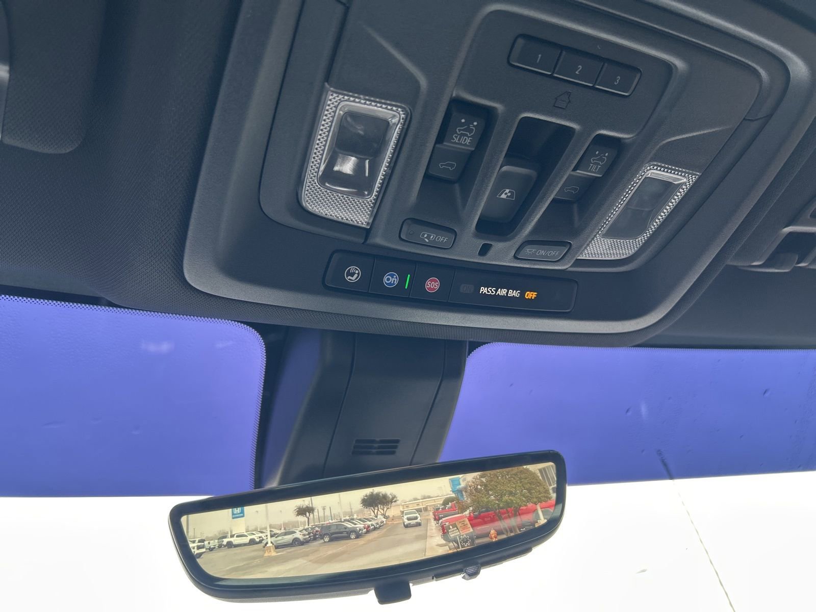 Used 2020 GMC Sierra 2500 AT4 w/ AT4 Premium Package image 22