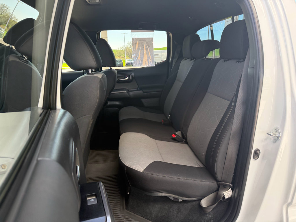 Used 2023 Toyota Tacoma TRD Off-Road image 17