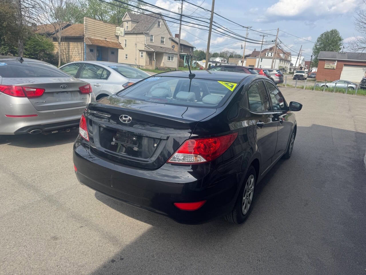 Used 2013 Hyundai Accent GLS FWD image 5