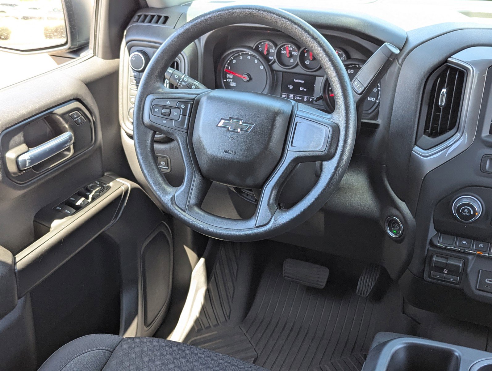 Certified 2026 Chevrolet Silverado 1500 Custom Trail Boss w/ LPO, Dark Essentials Package image 15