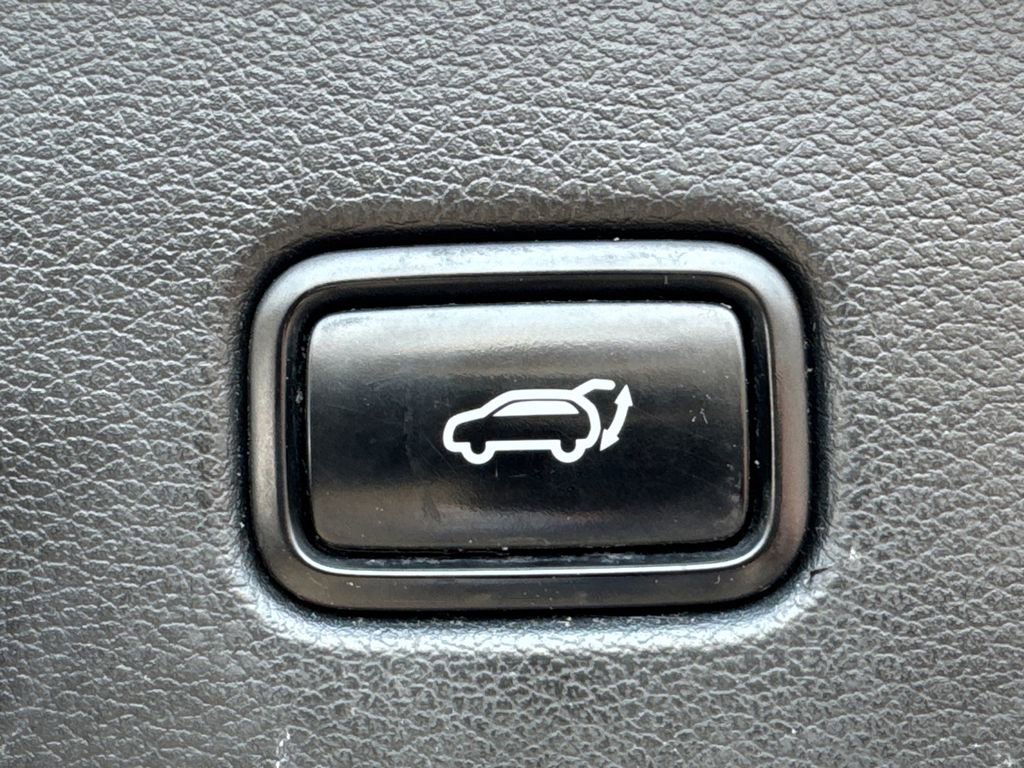 Used 2022 Hyundai Palisade SEL w/ 8P Bench Seat Package FWD image 19