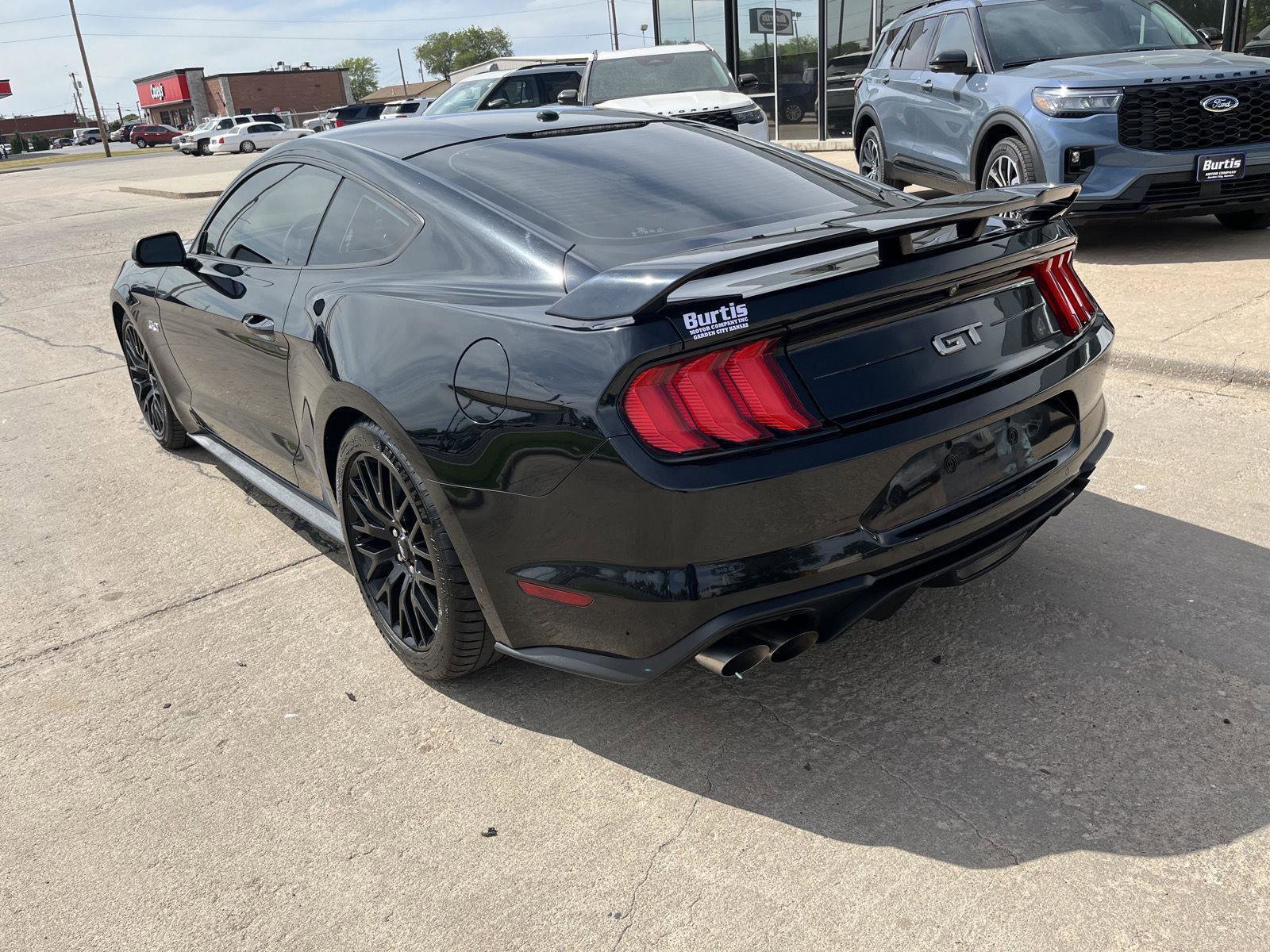 Used 2019 Ford Mustang GT Premium w/ GT Performance Package RWD image 6