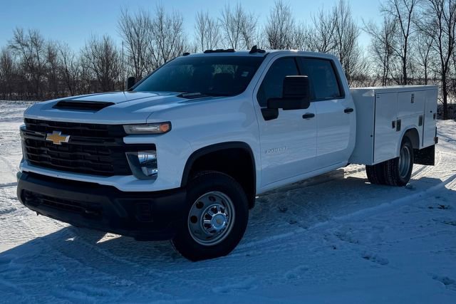 Used 2025 Chevrolet Silverado 3500 W/T image 1