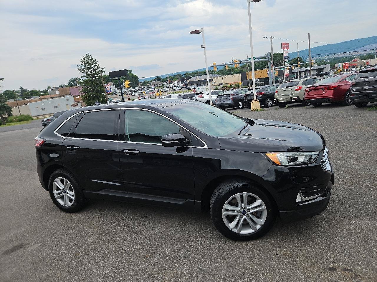 Used 2020 Ford Edge SEL w/ Convenience Package AWD/4WD image 40