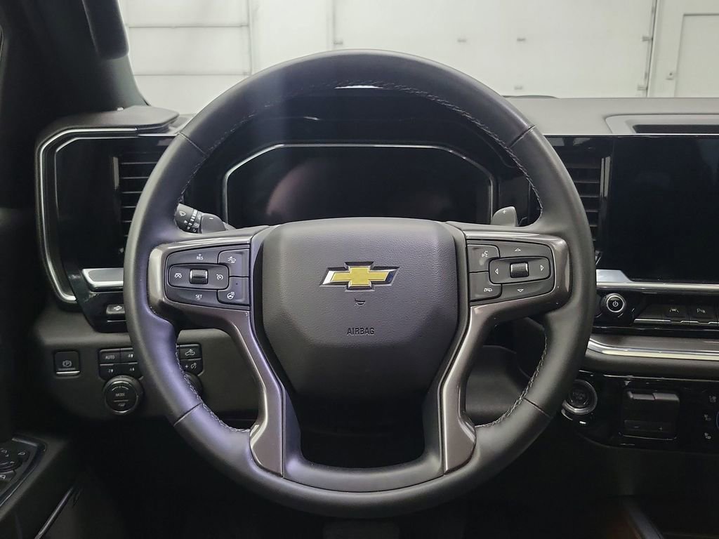 Used 2024 Chevrolet Silverado 1500 High Country w/ Technology Package image 12