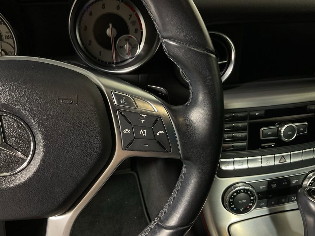 Used 2012 Mercedes-Benz SLK 350 image 24
