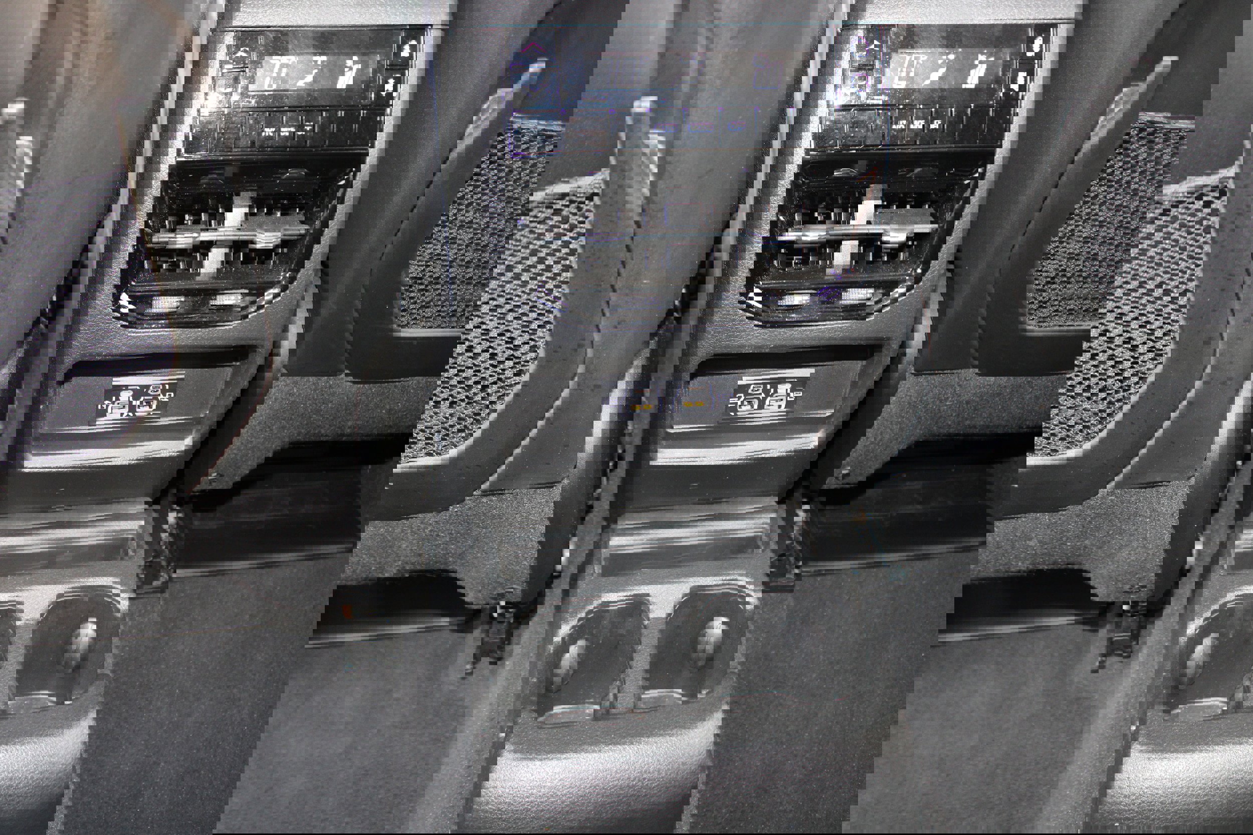 Used 2024 Jeep Grand Cherokee L Laredo image 17