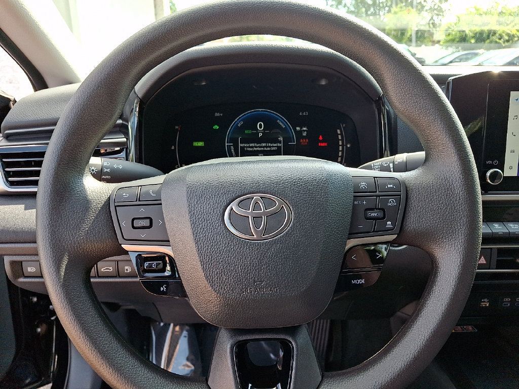 Used 2026 Toyota Camry LE FWD image 21