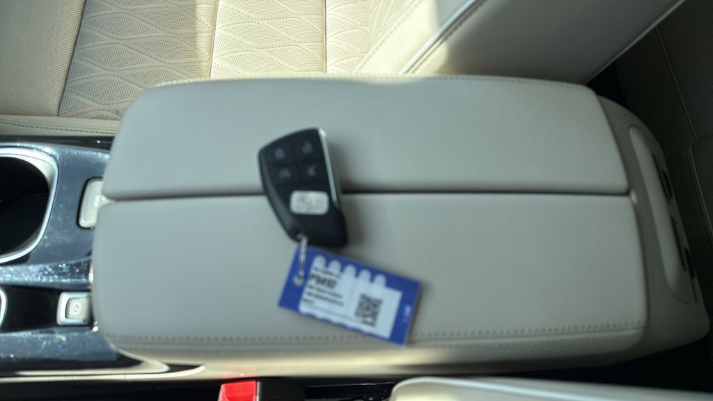 Used 2023 Buick Envision Avenir image 23