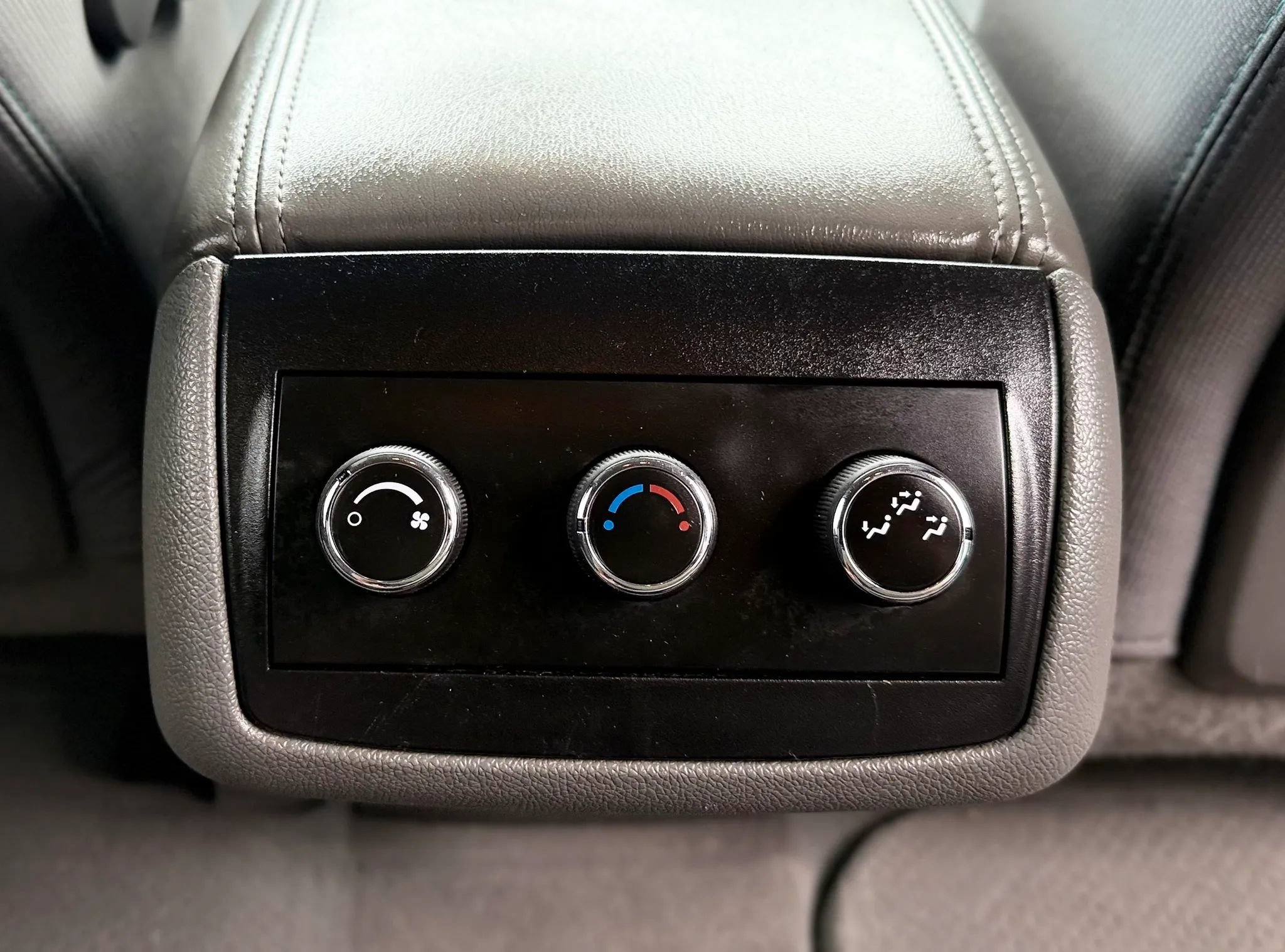 Used 2015 Chevrolet Traverse LS FWD image 31