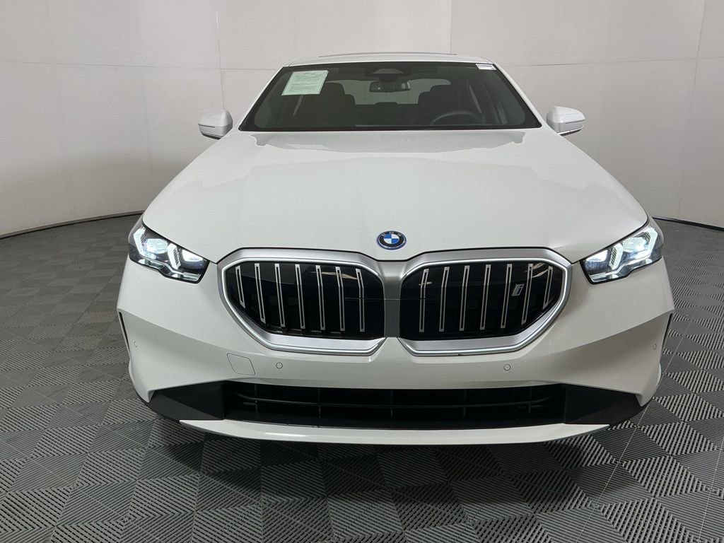 Certified 2025 BMW i5 eDrive40i image 2
