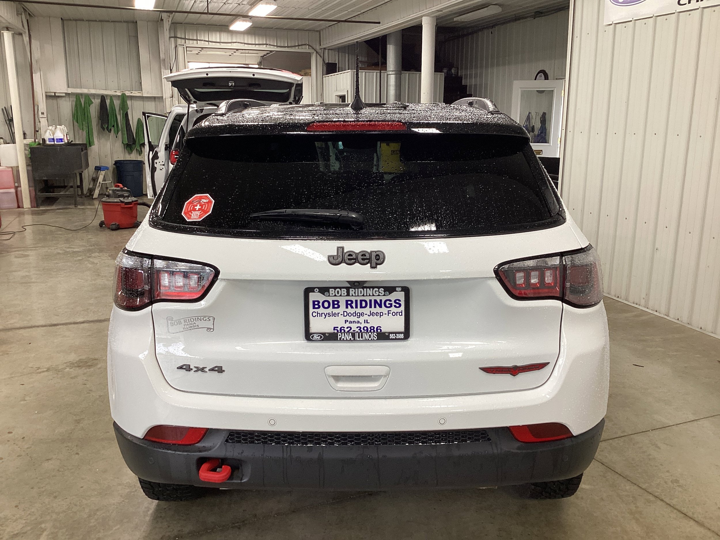 Used 2024 Jeep Compass Trailhawk w/ Trailhawk Convenience Group AWD/4WD image 4