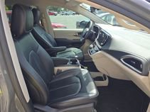 Used 2023 Chrysler Pacifica Touring-L FWD image 22