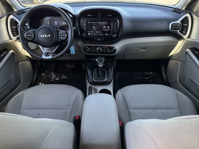 Used 2023 Kia Soul LX w/ LX Technology Package FWD image 12