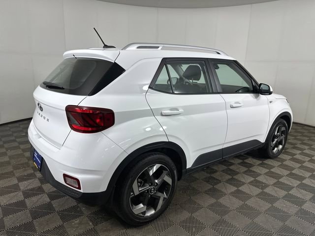 Certified 2023 Hyundai Venue SEL image 3
