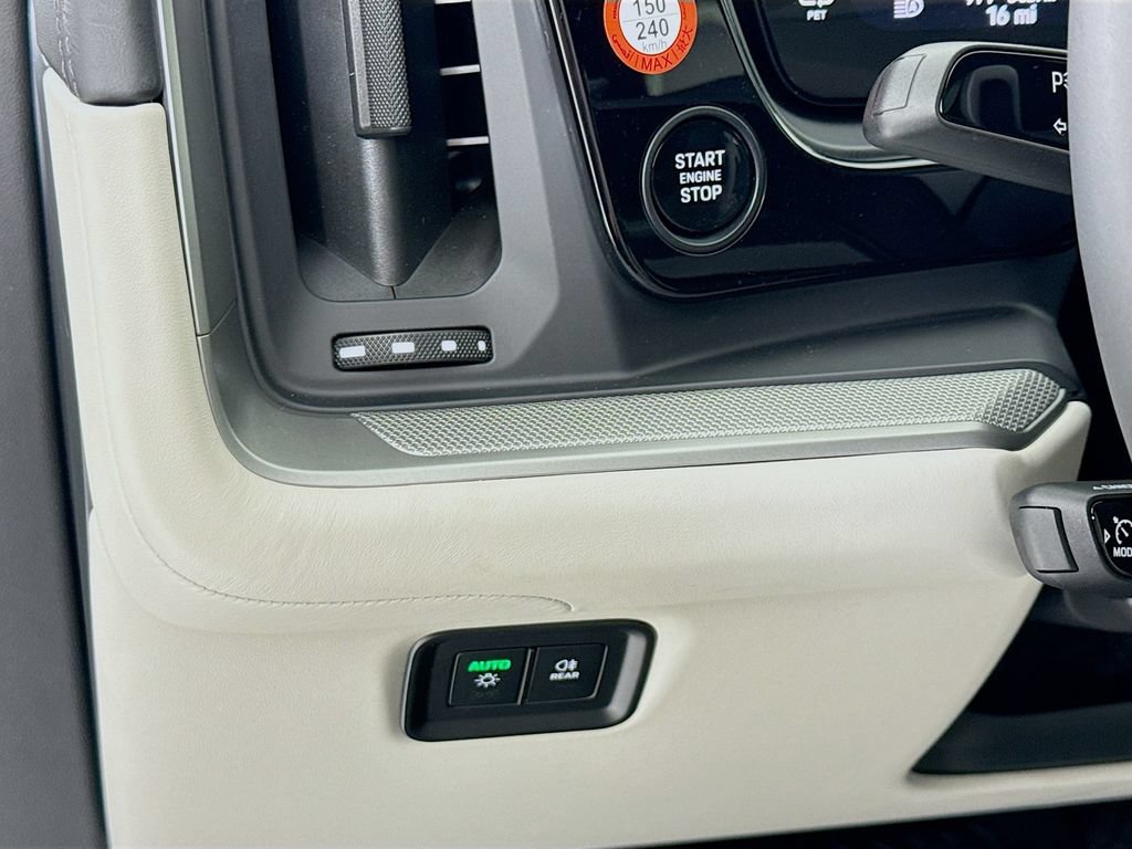 New 2026 Porsche Cayenne Coupe AWD/4WD image 14