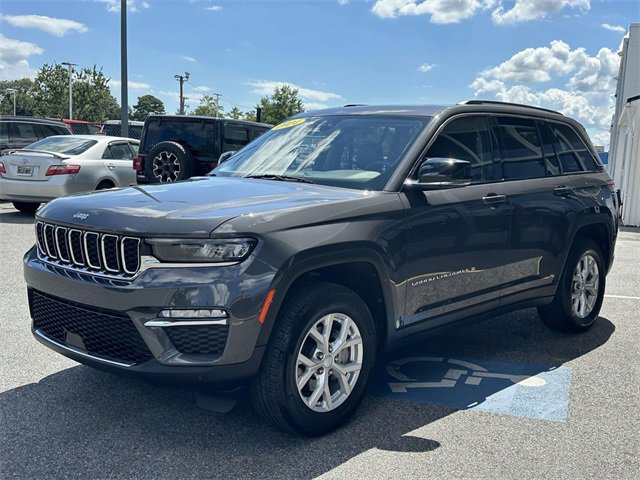 Used 2024 Jeep Grand Cherokee Limited image 7