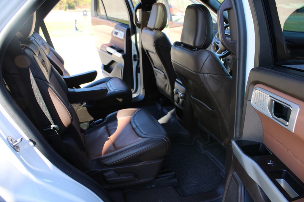 Used 2021 Ford Explorer King Ranch w/ Premium Technology Package image 14