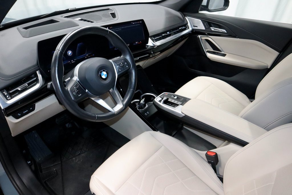 Used 2023 BMW X1 xDrive28i w/ Premium Package image 25