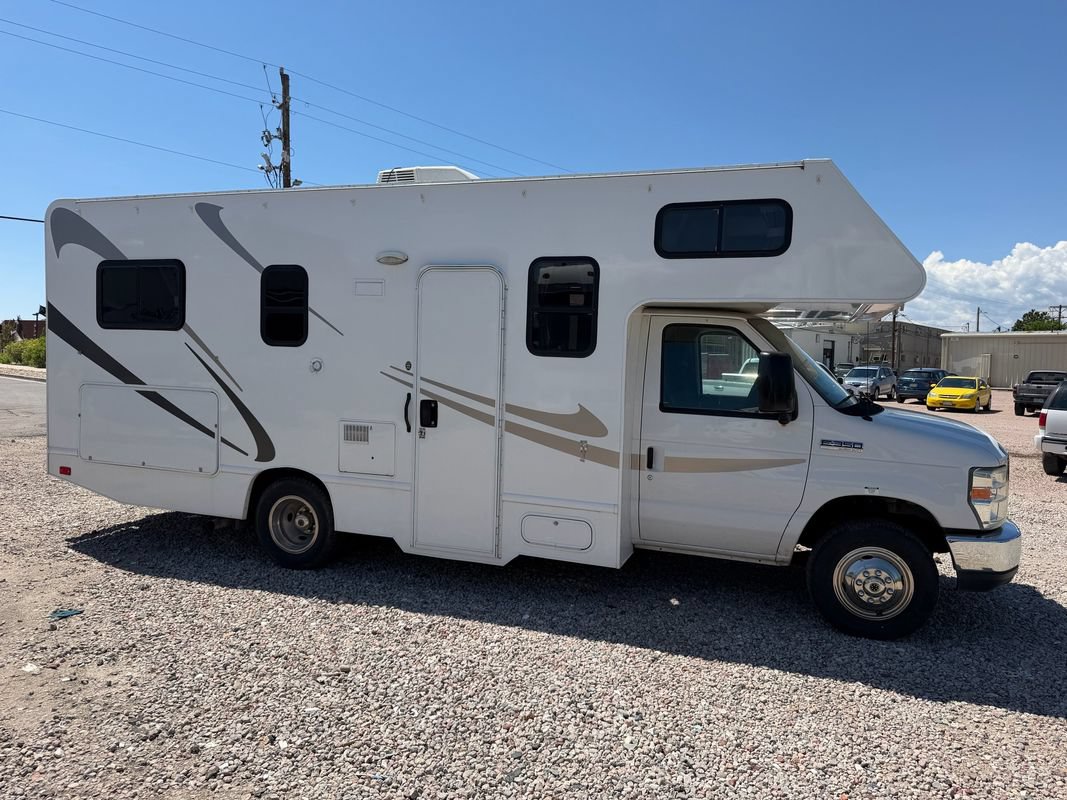 Used 2015 Ford E-350 and Econoline 350 Super Duty RWD image 3