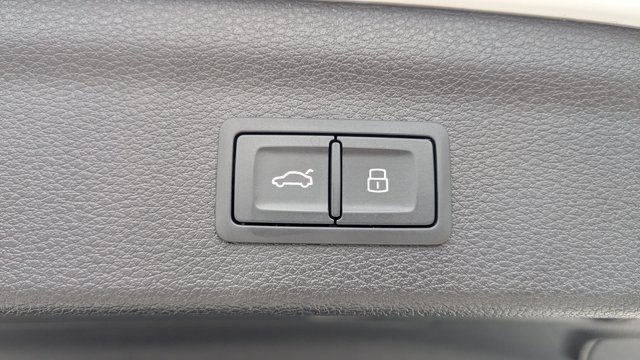 Used 2024 Audi Q3 2.0T Premium Plus w/ Premium Plus Package image 16