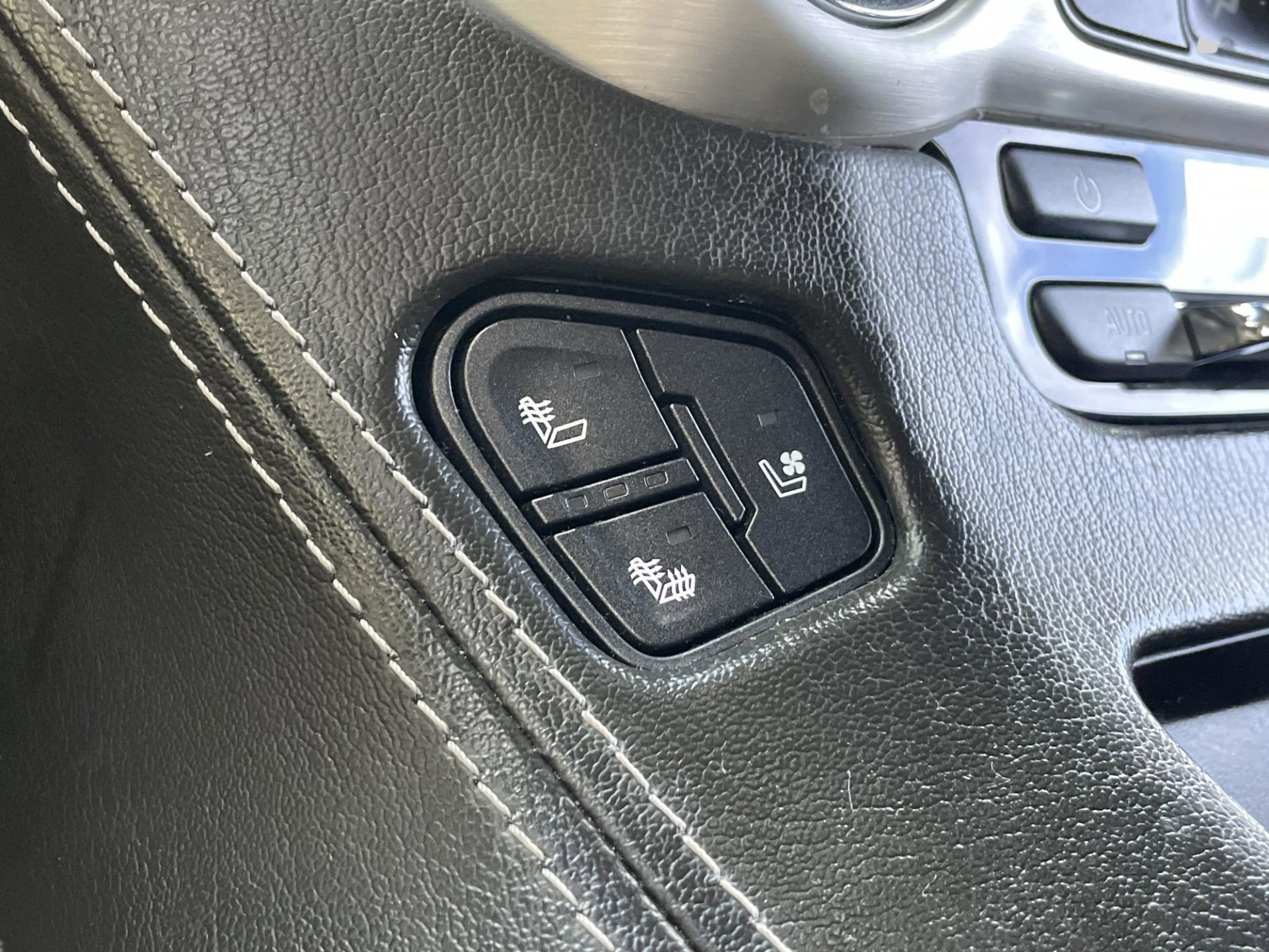 Used 2019 GMC Yukon SLT image 23