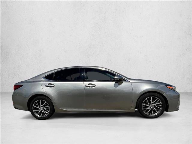 Used 2017 Lexus ES 350 w/ Luxury Package image 5