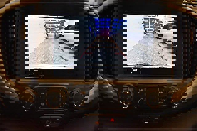 Used 2024 GMC Terrain SLT image 8