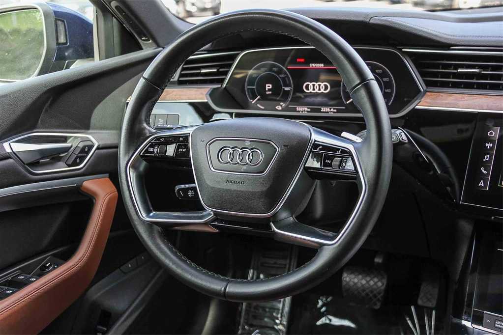 Used 2022 Audi e-tron Premium w/ Convenience Plus Package image 16