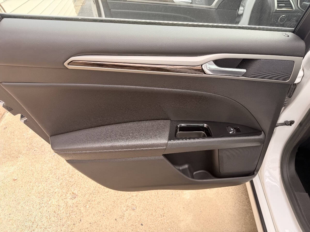 Used 2014 Ford Fusion Energi SE w/ Driver Assist Package FWD image 12