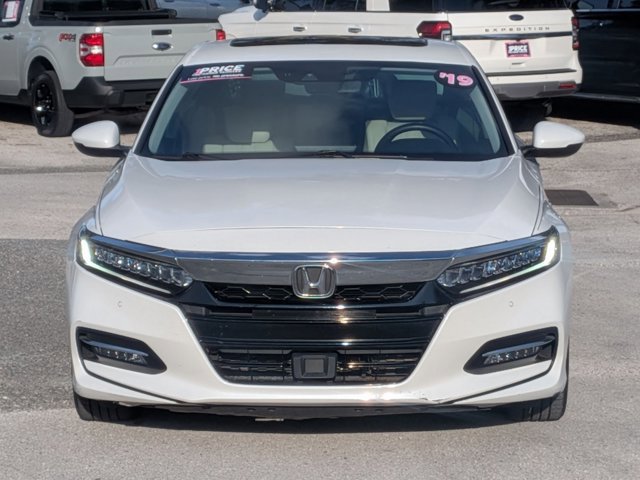 Used 2019 Honda Accord Touring image 2