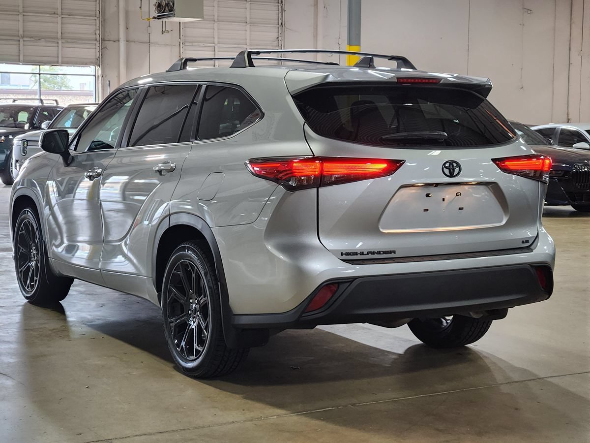 Used 2023 Toyota Highlander LE FWD image 11