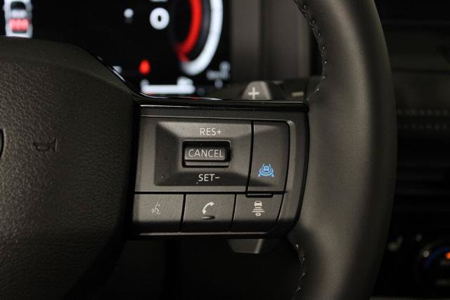 Certified 2025 Nissan Rogue Platinum FWD image 30
