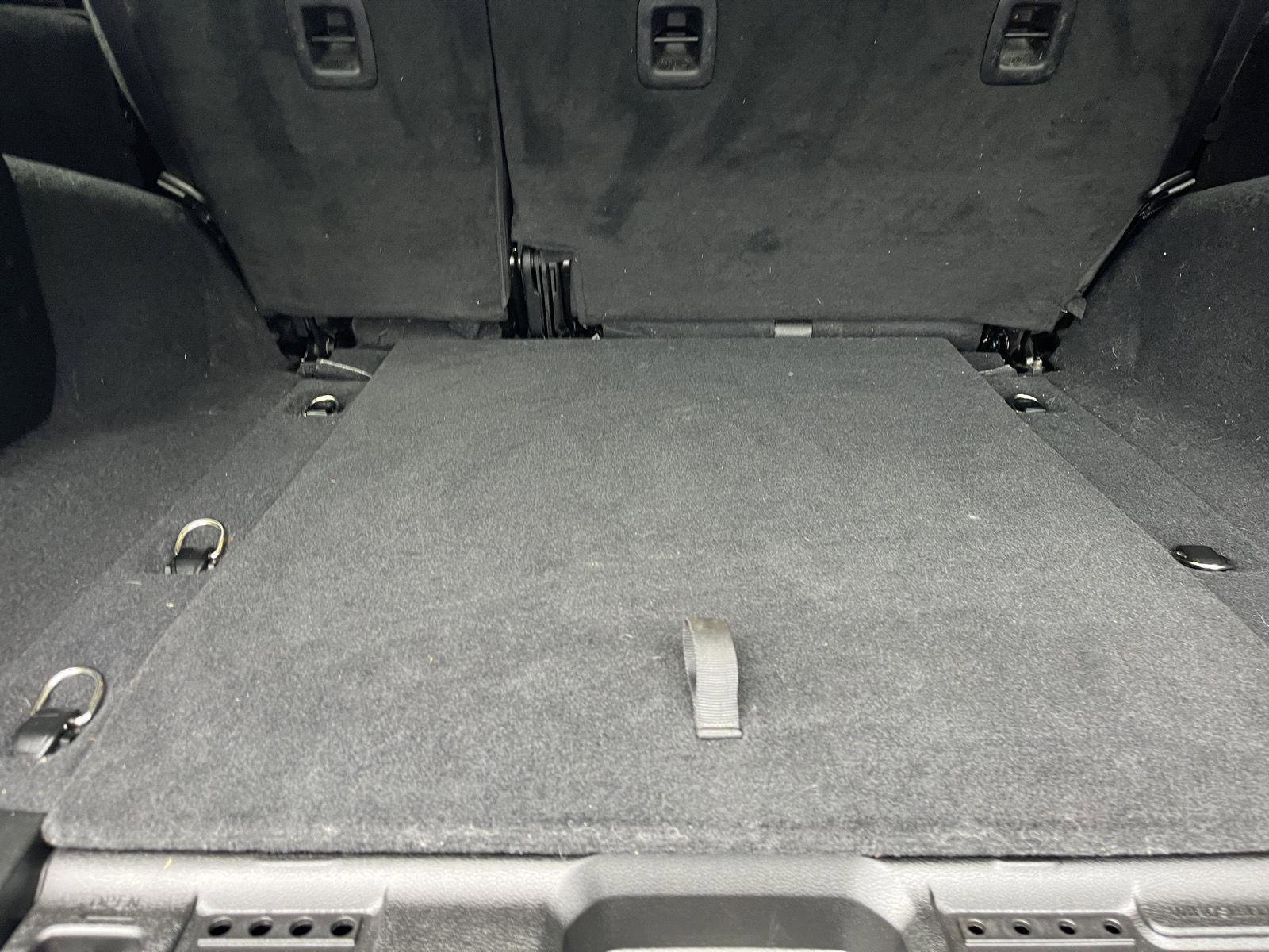 Used 2019 Jeep Wrangler Unlimited Sahara w/ Safety Group image 24