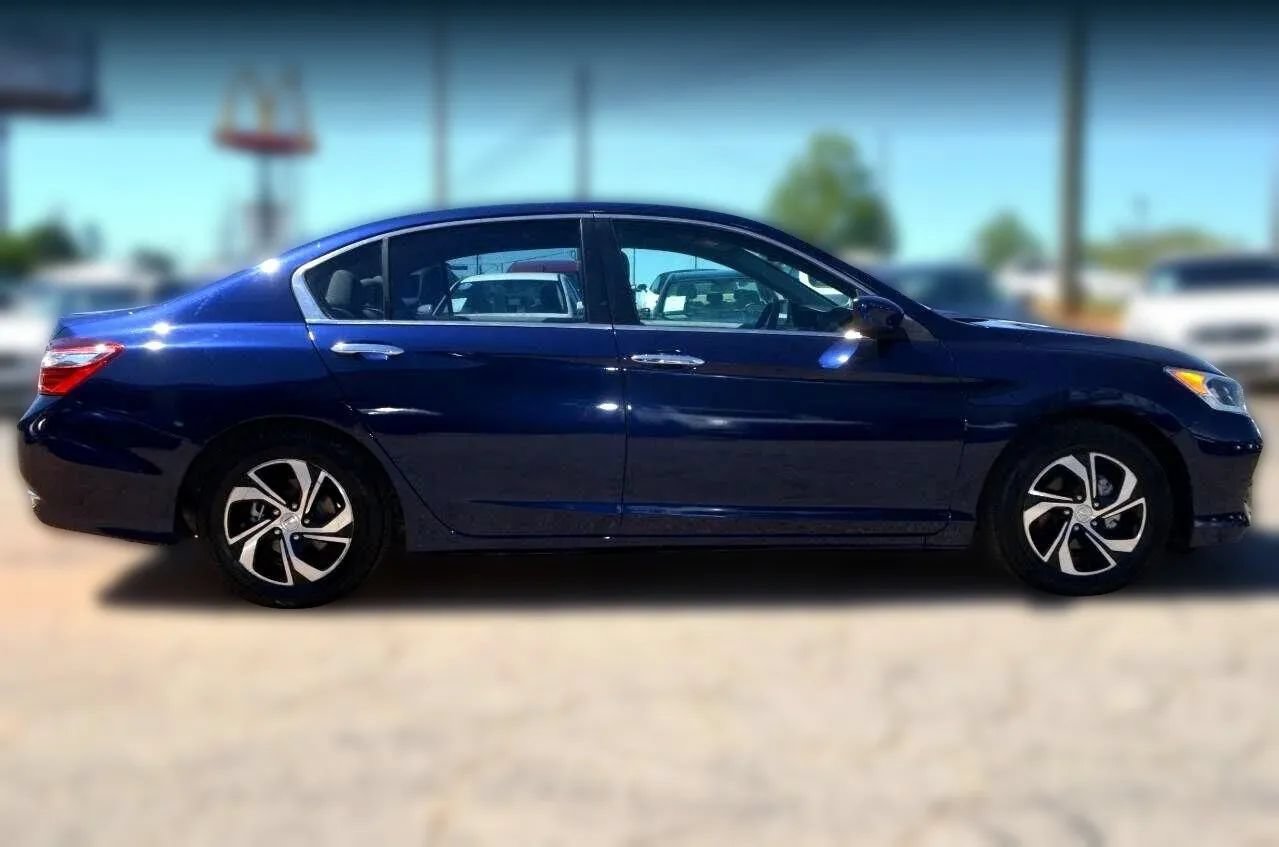 Used 2017 Honda Accord LX image 6
